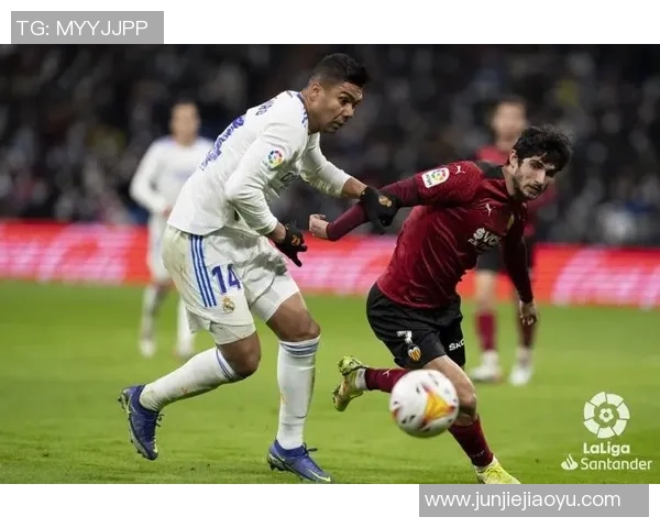 上海足球队以68分领跑世锦赛积分榜展现强劲实力