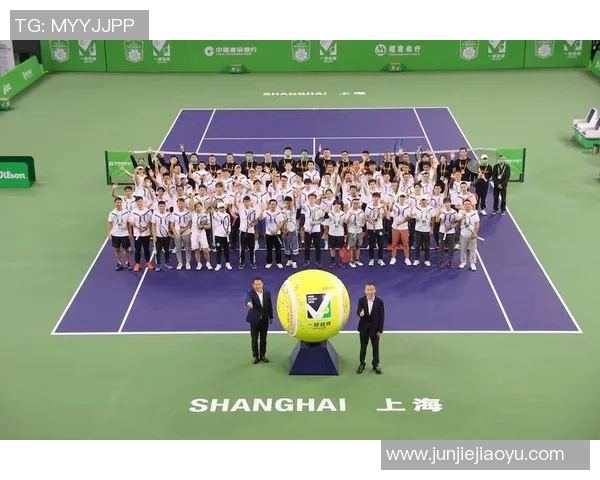 上海网球队在世界锦标赛中的默契配合与战术分析